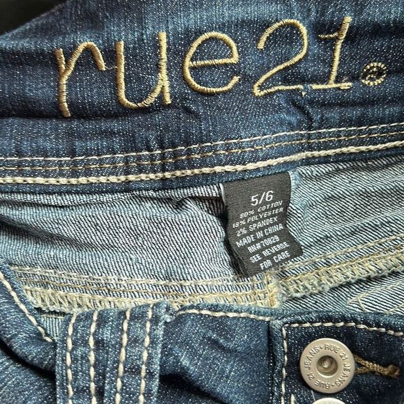 Rue 21 Bermuda Jean Shorts Size 5 / 6 Stretch Pockets - Picture 9 of 16